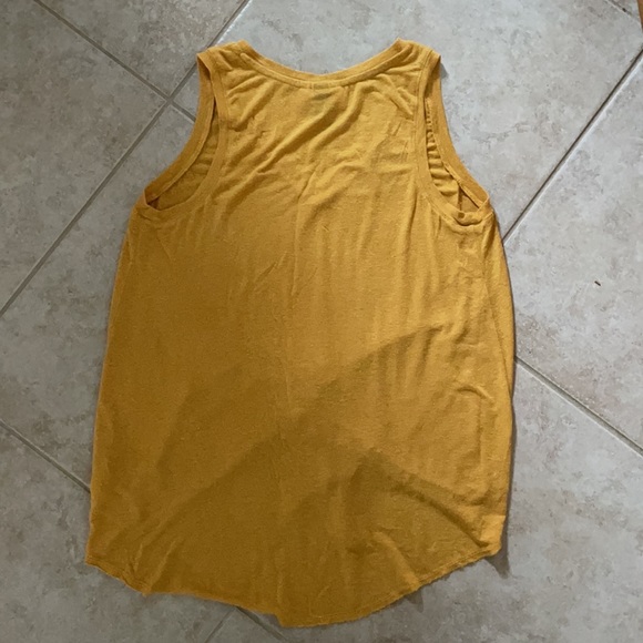 Front Tie Mustang Yellow Tank - Picture 2 of 3